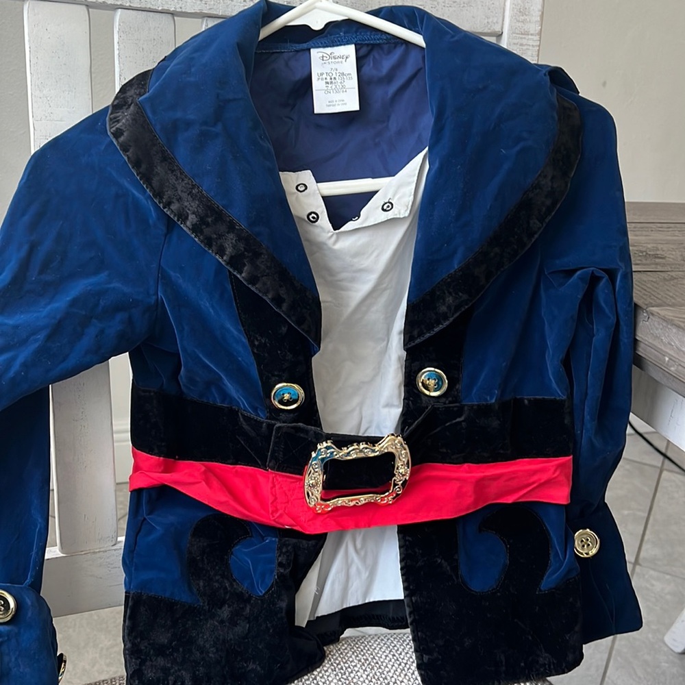 Disney Pirate Costume - boys size 7/8 - Halloween or Disney Cruise